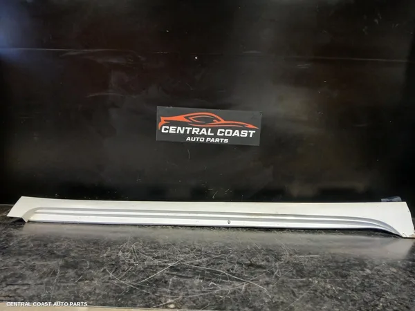 Side Step/Skirt
