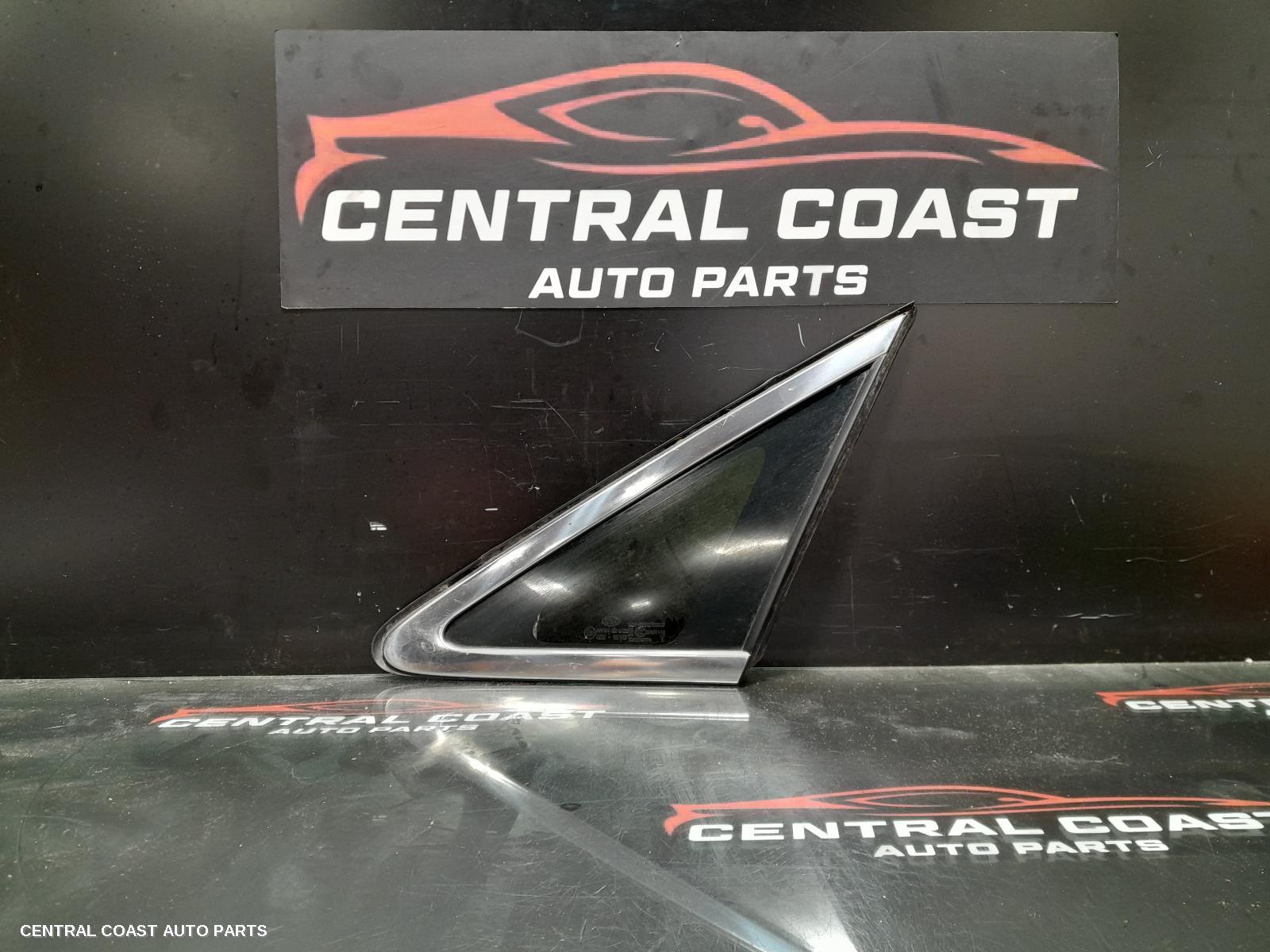 Left Front 1 4 Door Glass