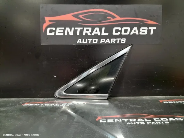 Left Front 1/4 Door Glass