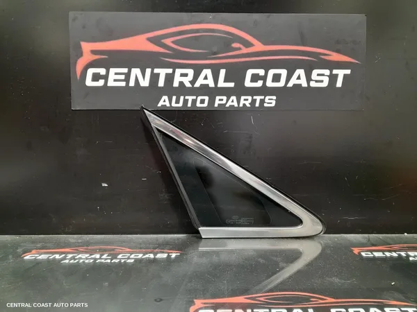 Right Front 1/4 Door Glass