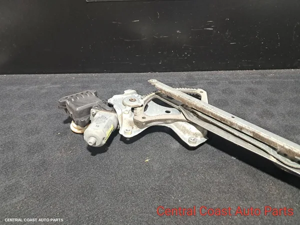 Right Front Window Reg/Motor