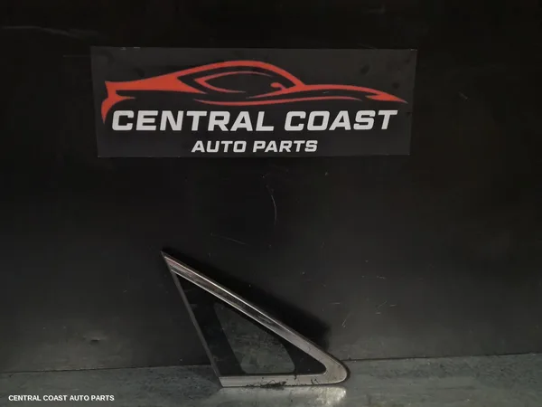 Right Front 1/4 Door Glass