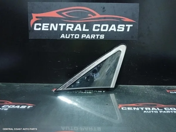 Right Front 1/4 Door Glass
