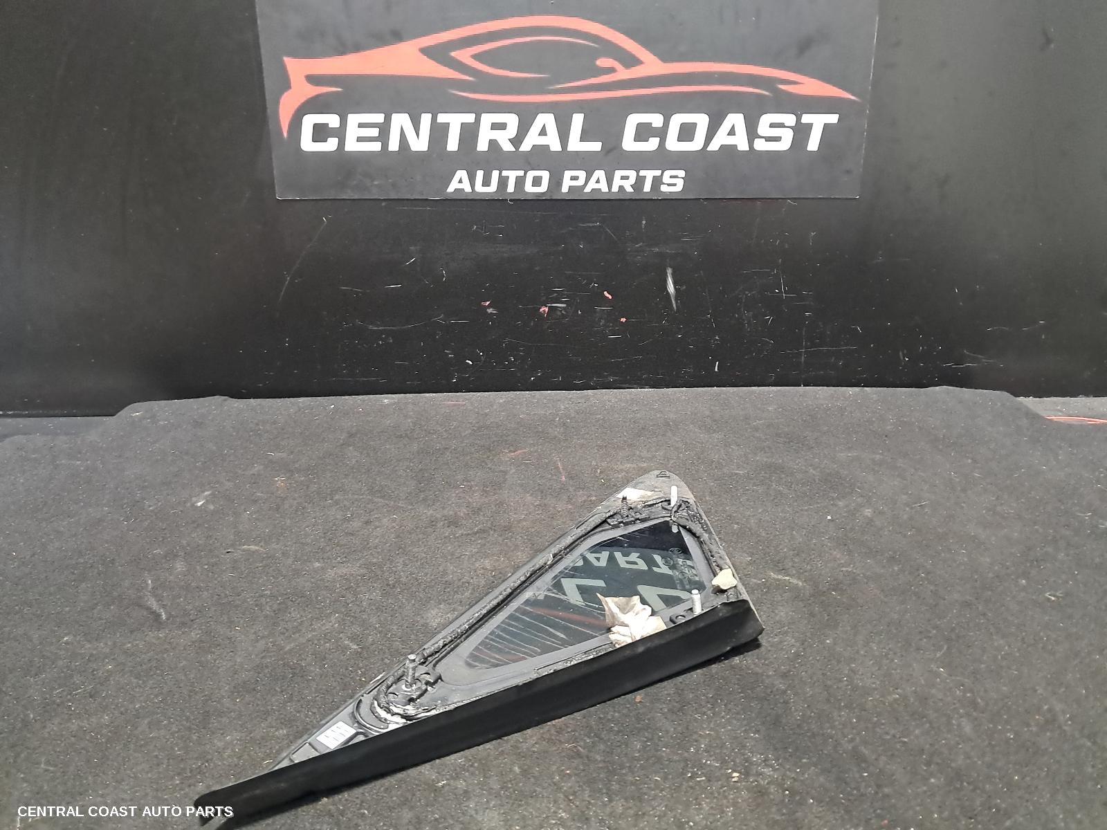 Left Front 1 4 Door Glass