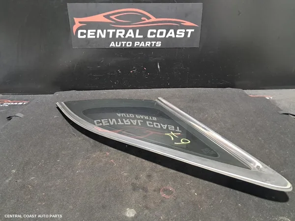 Right Rear 1/4 Door Glass