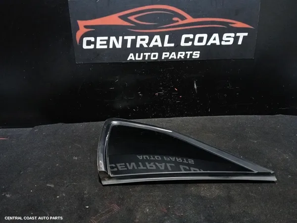 Right Rear 1/4 Door Glass