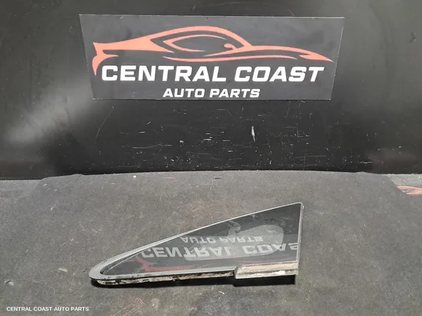 Left Front 1/4 Door Glass