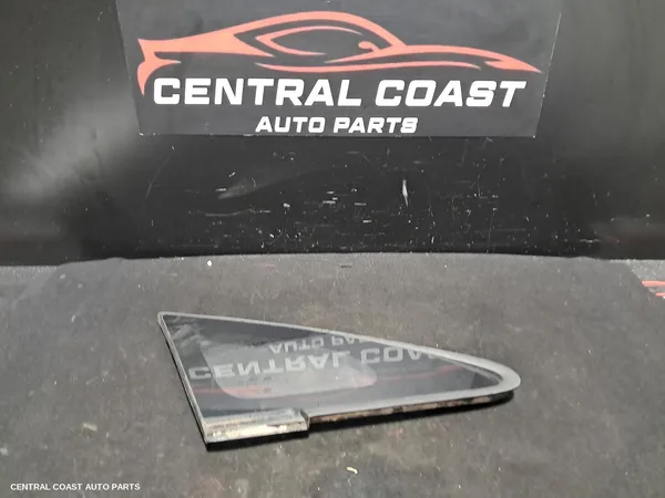 Right Front 1/4 Door Glass