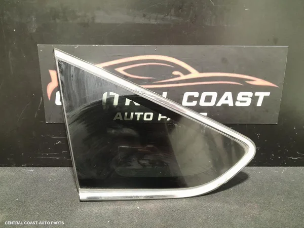 Right Rear 1/4 Door Glass